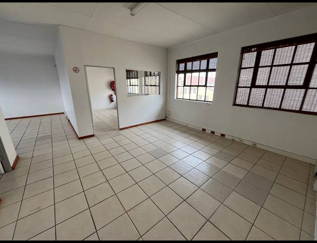 183M² OFFICE TO LET IN PAARDEN EILAND